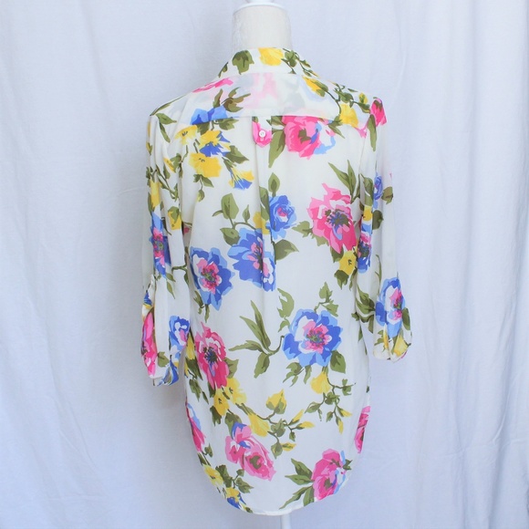 SOLD Floral Blouse - Picture 2 of 3